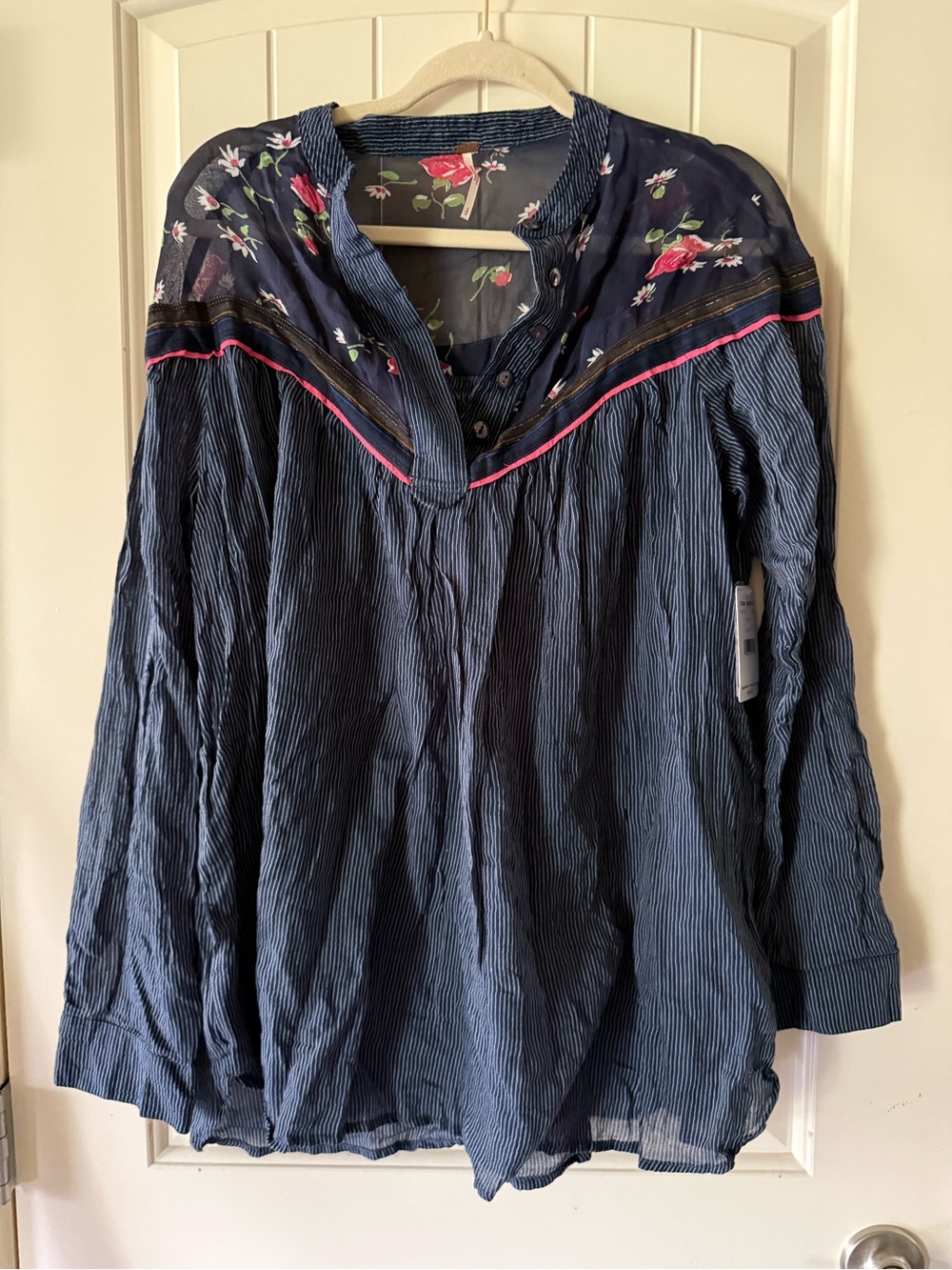 Free People Navy Floral Panel Blouse with Pink Rose Detail NWT - Picture 2 of 8